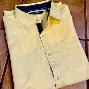 DepartWest Men’s button shirt in pale yellow size medium